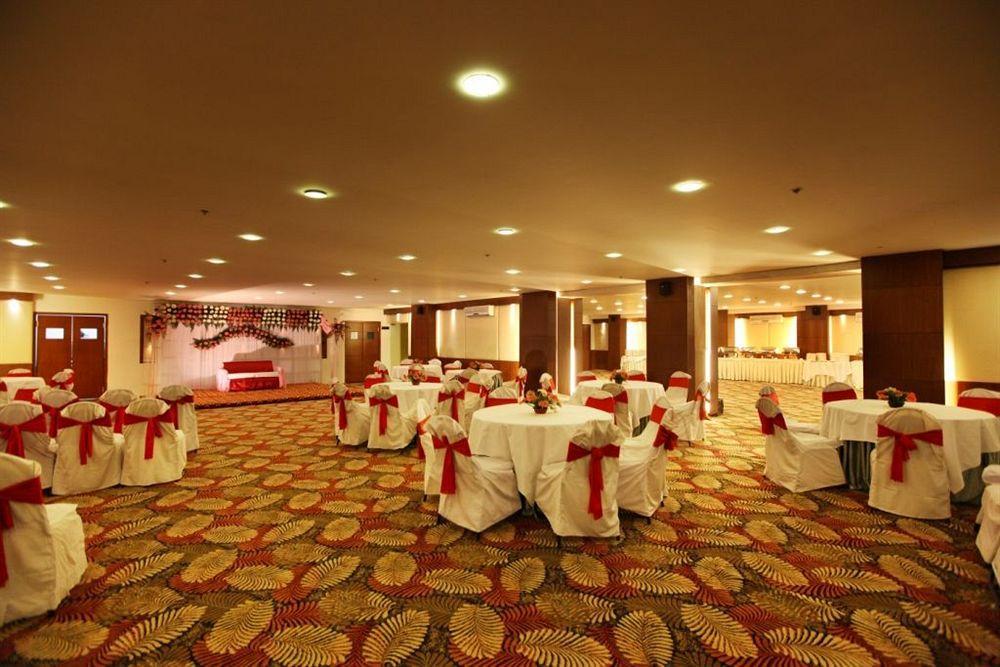Crossroads Hotell Gurgaon Exteriör bild