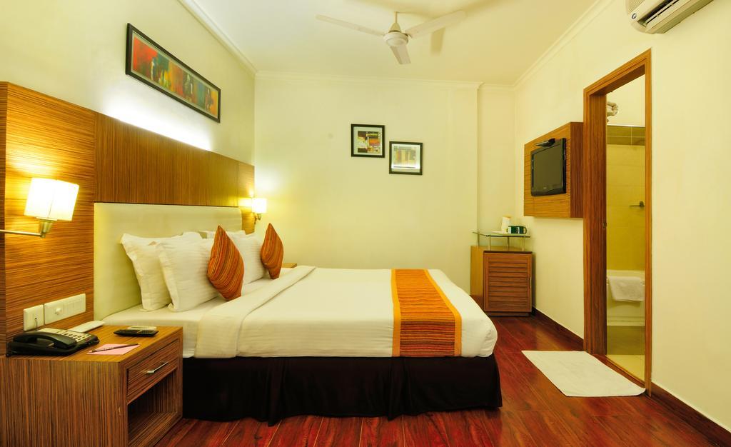 Crossroads Hotell Gurgaon Exteriör bild