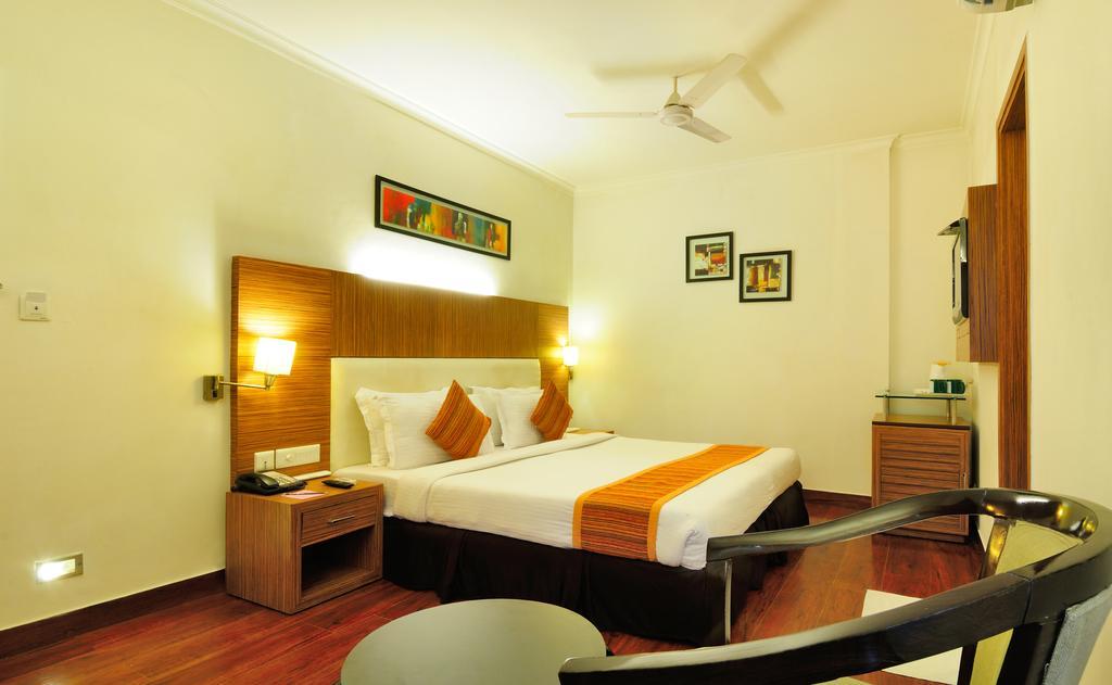 Crossroads Hotell Gurgaon Exteriör bild