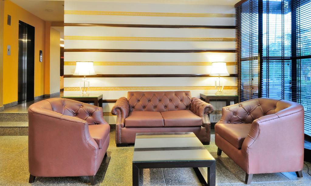 Crossroads Hotell Gurgaon Exteriör bild
