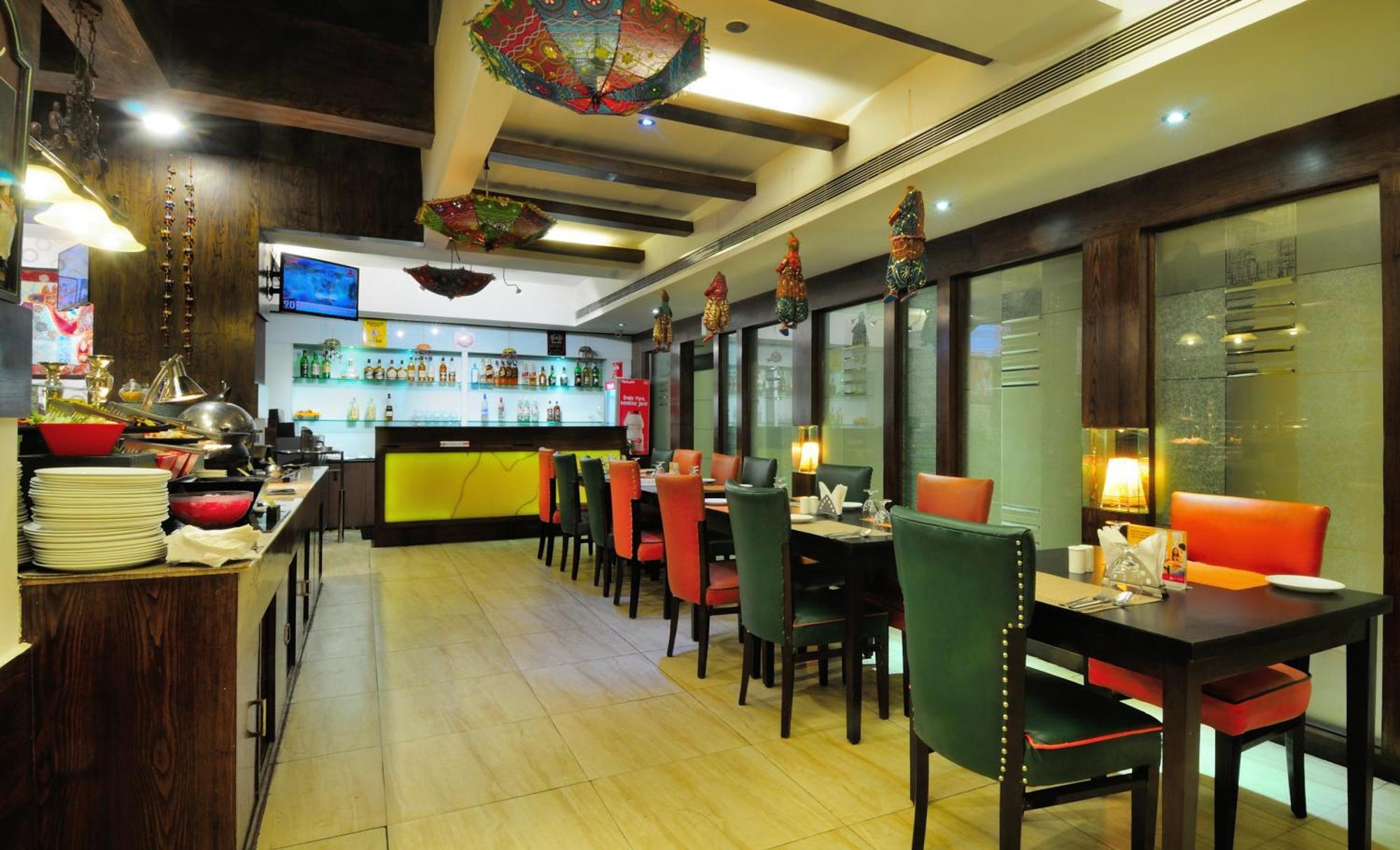 Crossroads Hotell Gurgaon Exteriör bild