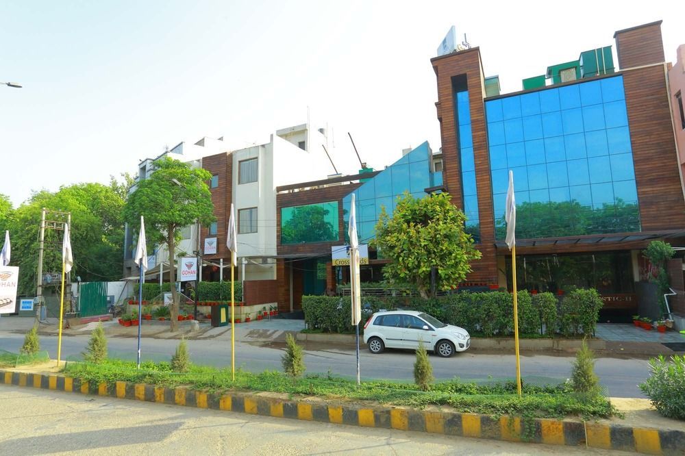 Crossroads Hotell Gurgaon Exteriör bild