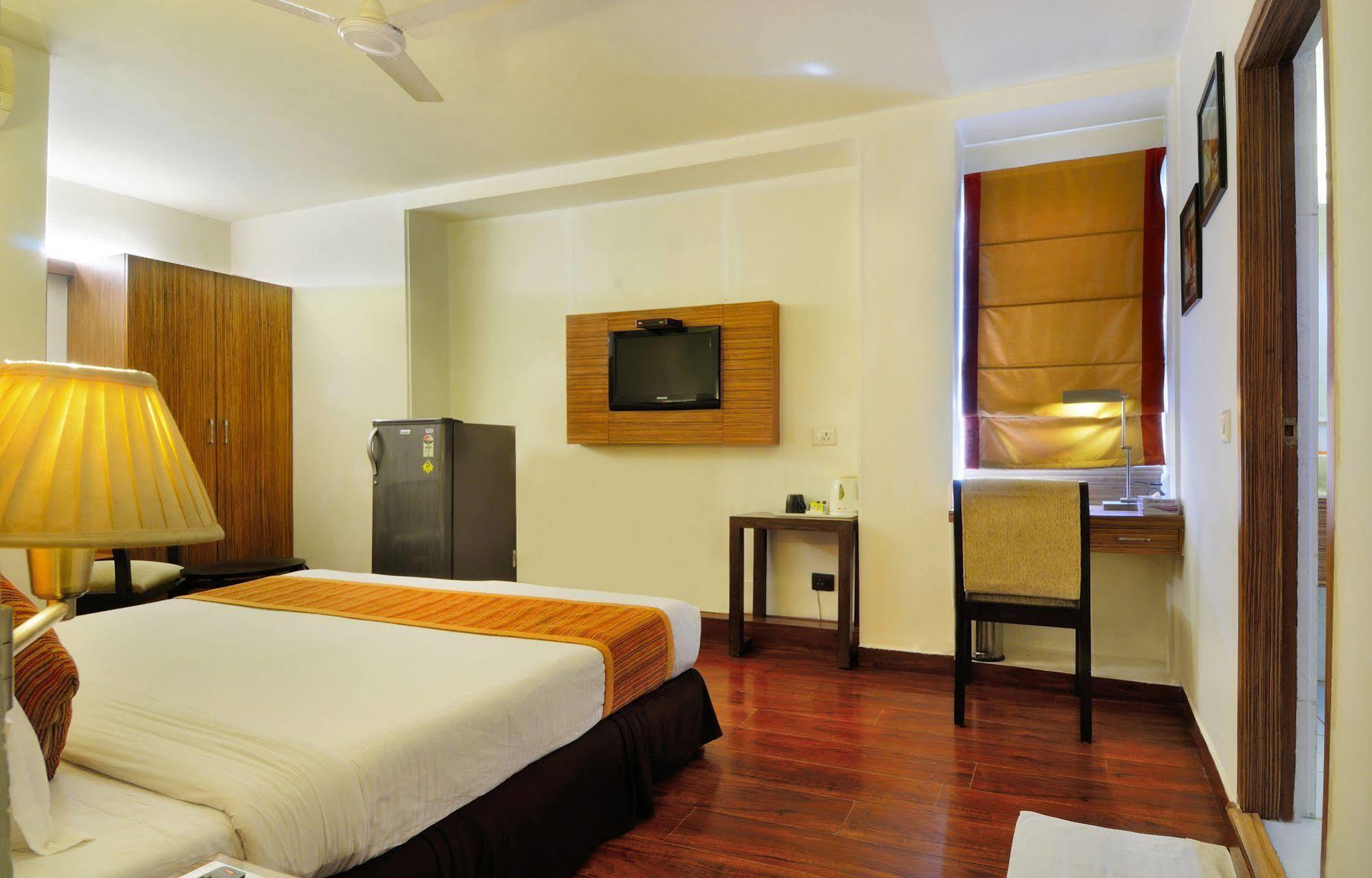 Crossroads Hotell Gurgaon Exteriör bild
